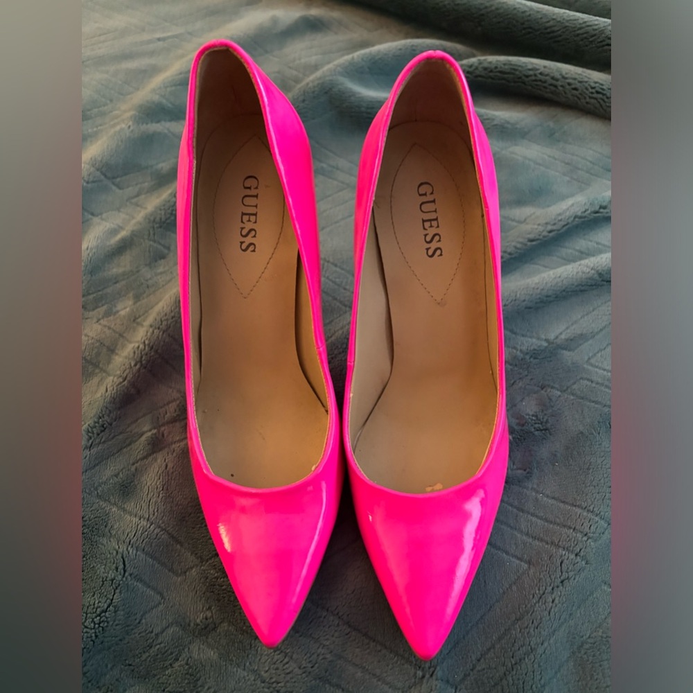 Guess hot pink pumps